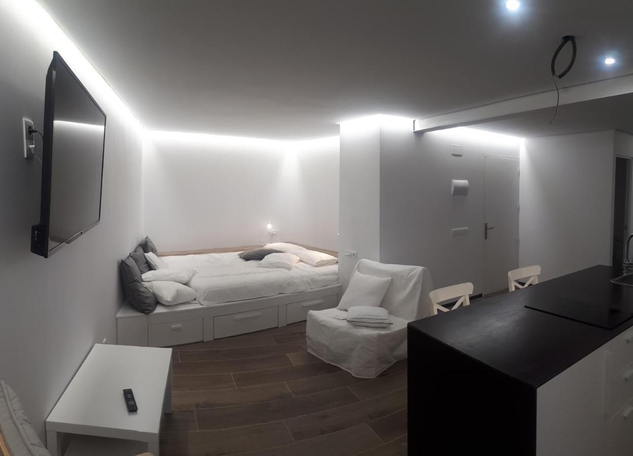 Cal Dalmau Apartaments Loft Pardines Buitenkant foto